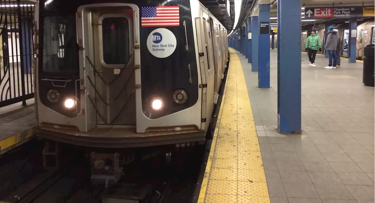 NYPD: Teenage girl fatally struck by train in Queens