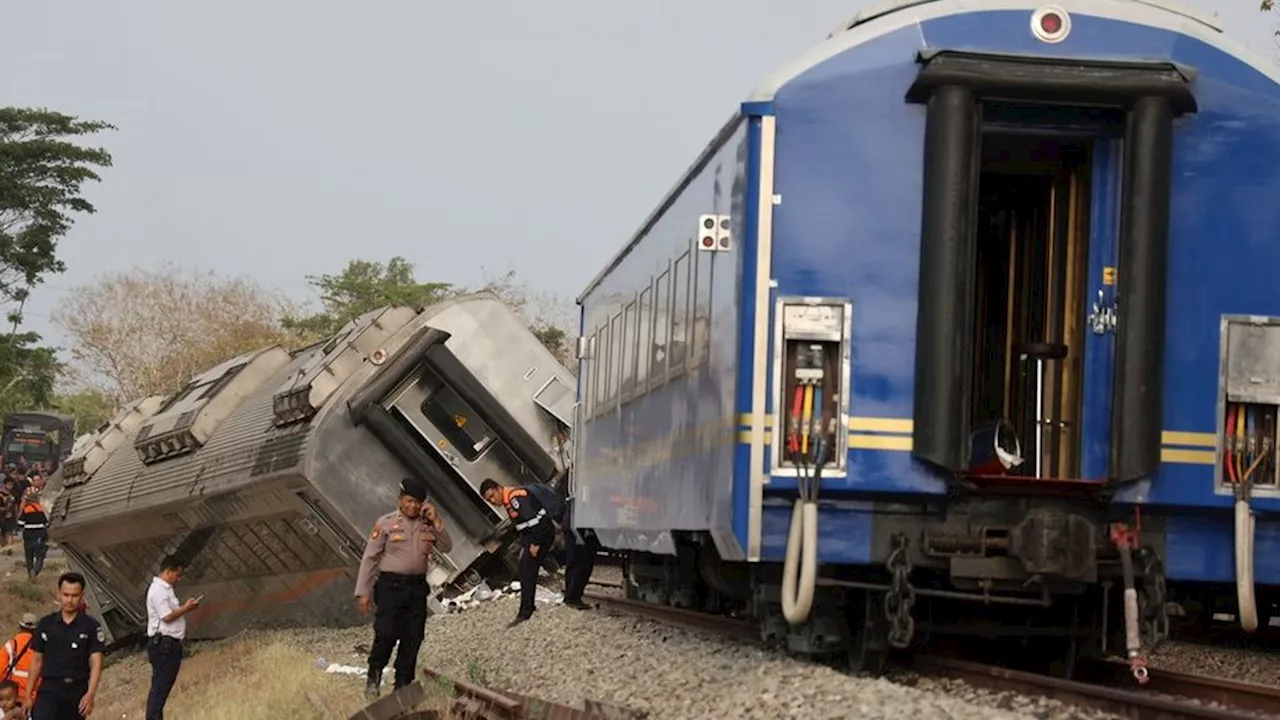 Dua Kereta Api Anjlok di Kulon Progo, Tiga Orang Luka Ringan