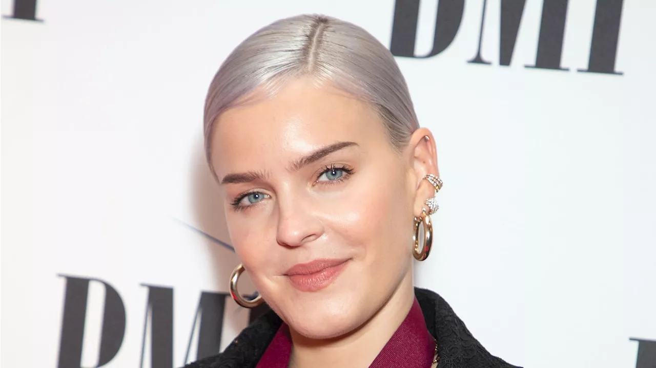 Anne-Marie debuts major lockdown hair transformation and WOW