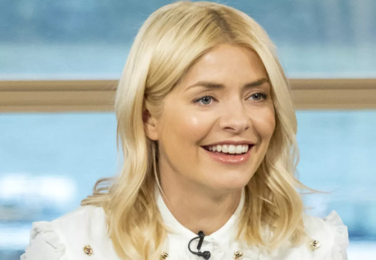 People have a serious issue with the outfit that Holly Willoughby wore this morning