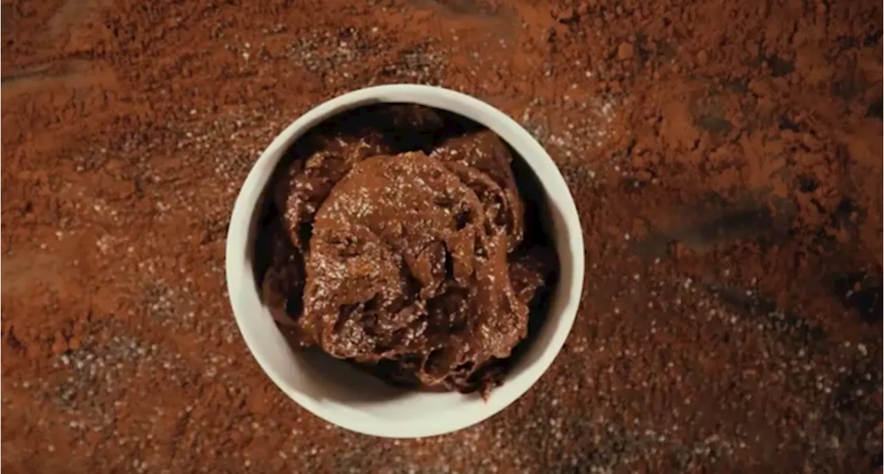 This avocado chocolate mousse is smoother than your last Tinder bio