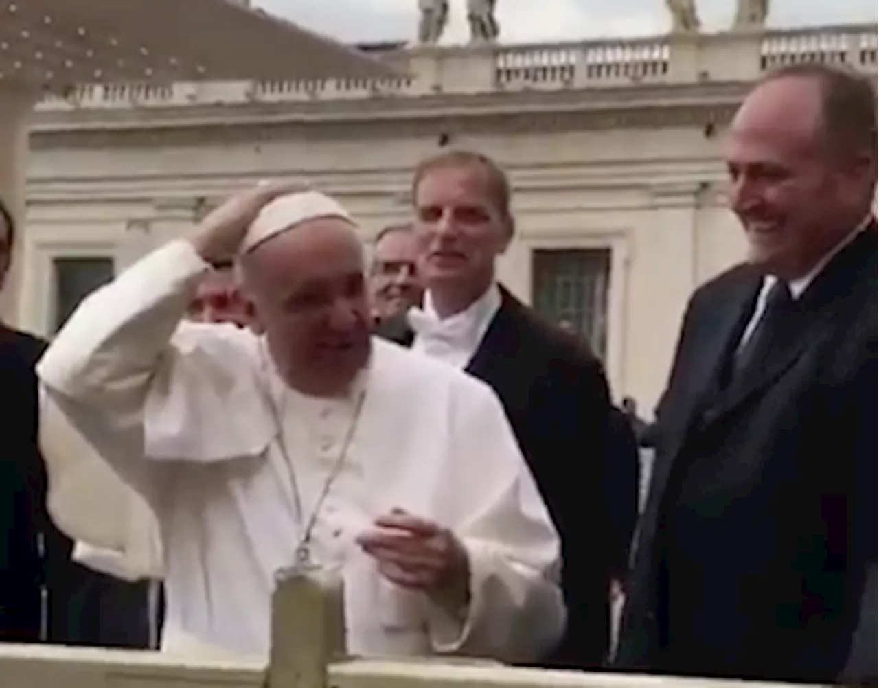 This little girl met the pope and stole his hat