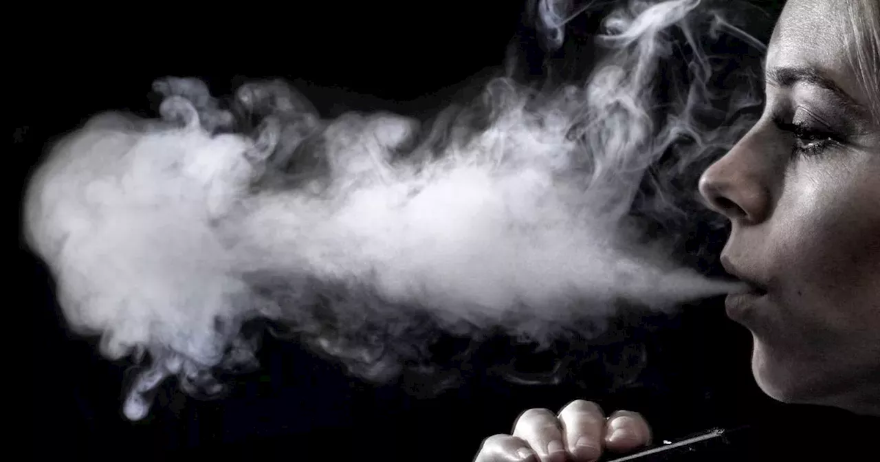 Vaping while driving could result in €120 fine, motor insurance company warns
