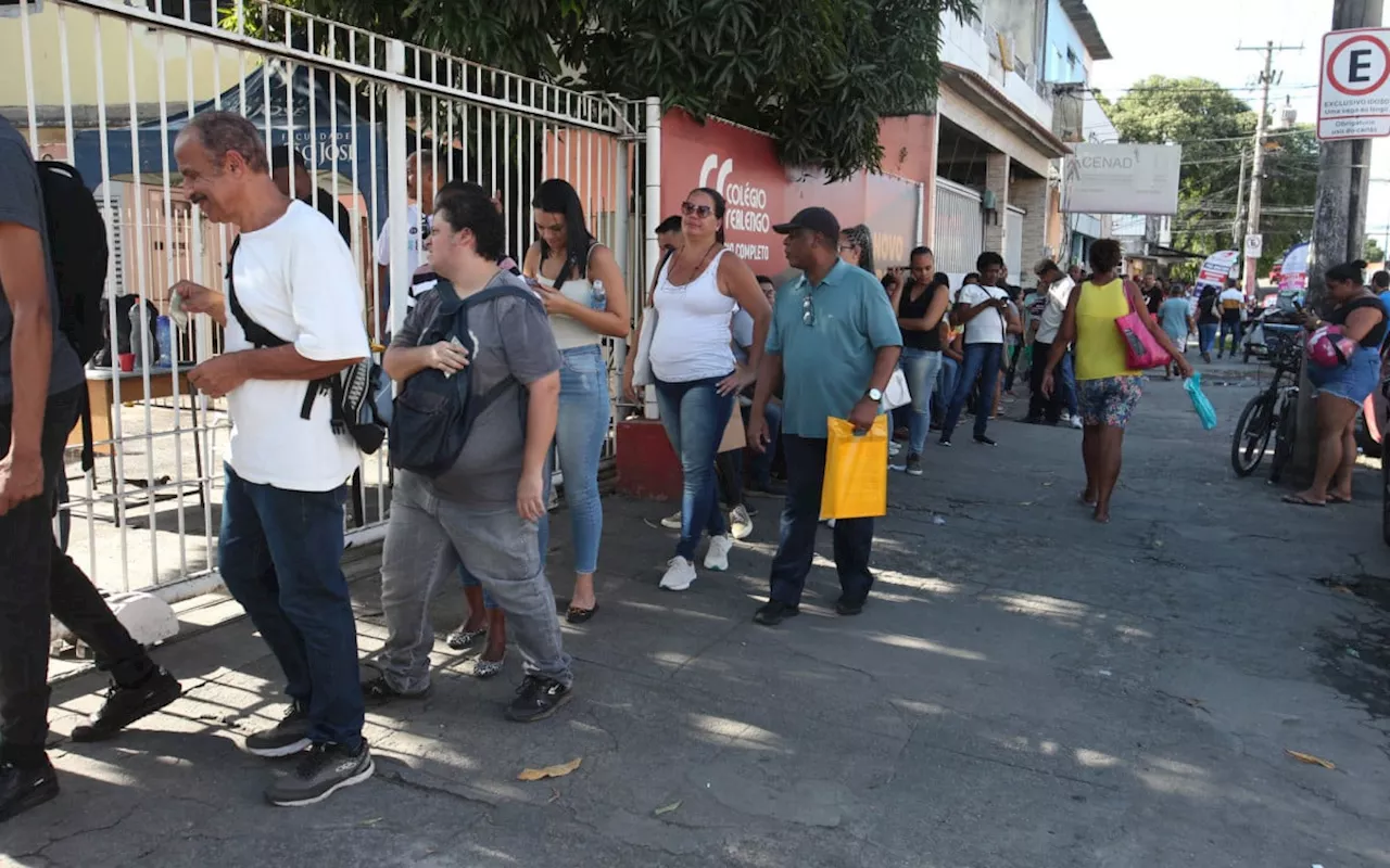 Feira de empregos e estágios atrai centenas de candidatos à Zona Oeste do Rio