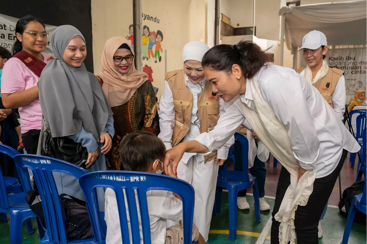 Peduli Perkembangan Anak, Liza Erick Thohir Berbagi Alat Timbang untuk Posyandu