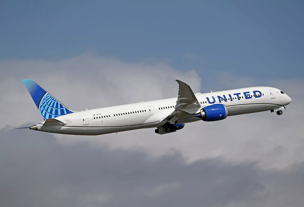 United Airlines says pricier fuel, war in Middle East will weigh on profits