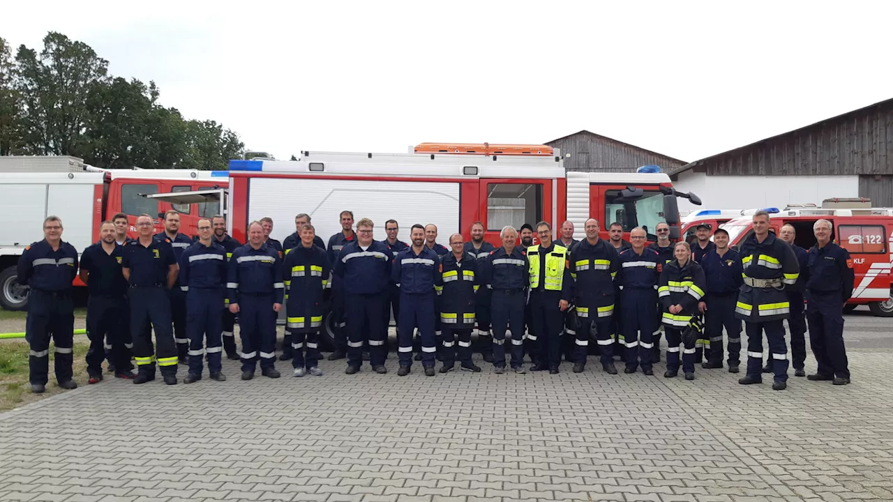 Feuerwehren übten mit Leitern und Strahlrohr