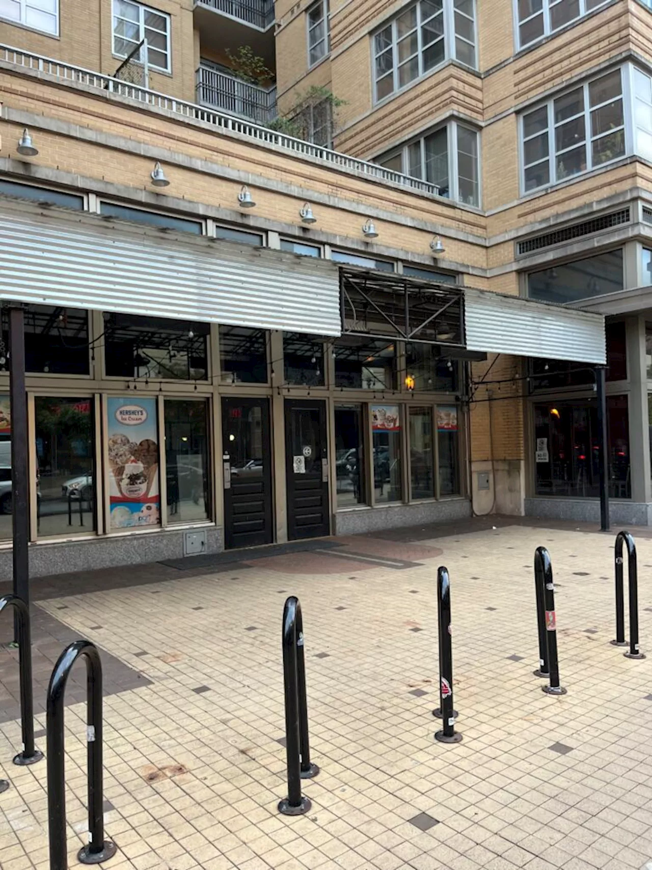 Ledo’s Pizza Signage Down in Columbia Heights