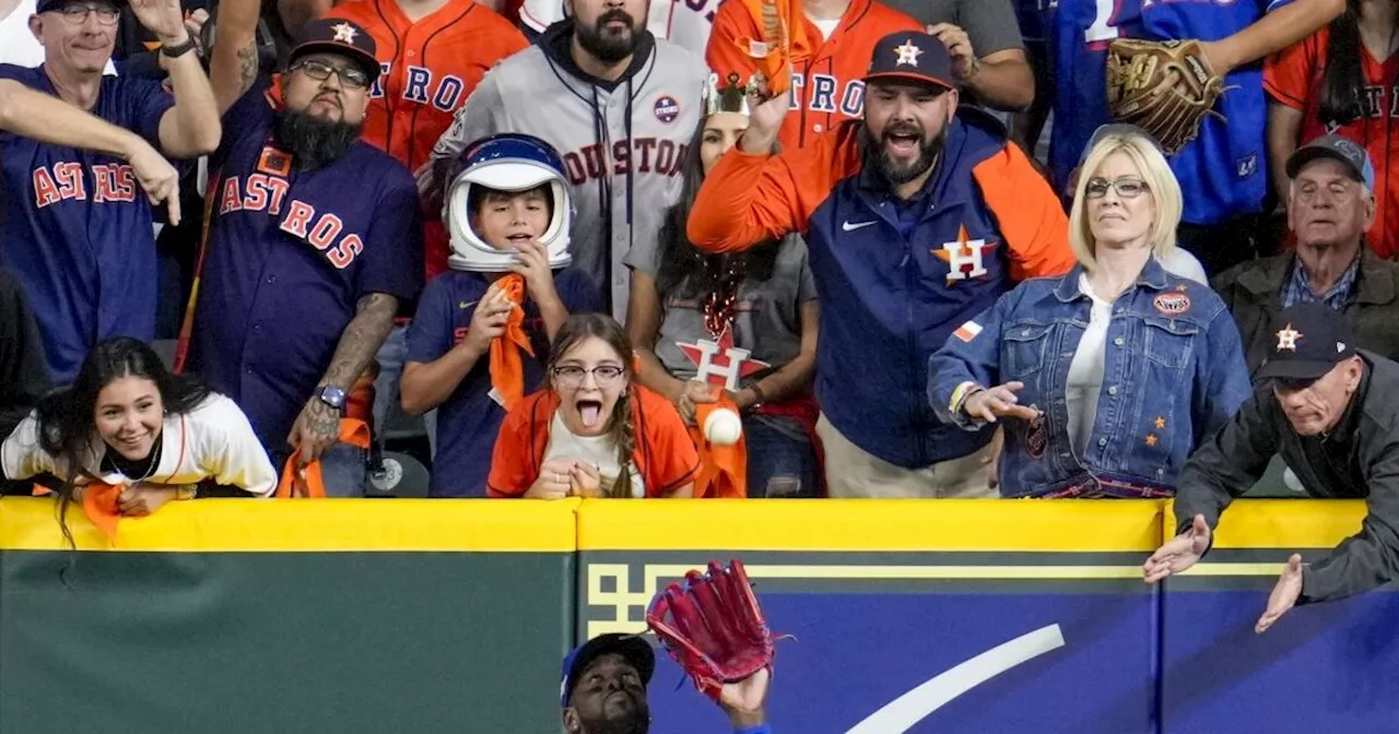 Rangers atacan temprano a Valdez y resisten para vencer 5-4 a Astros; aventajan 2-0