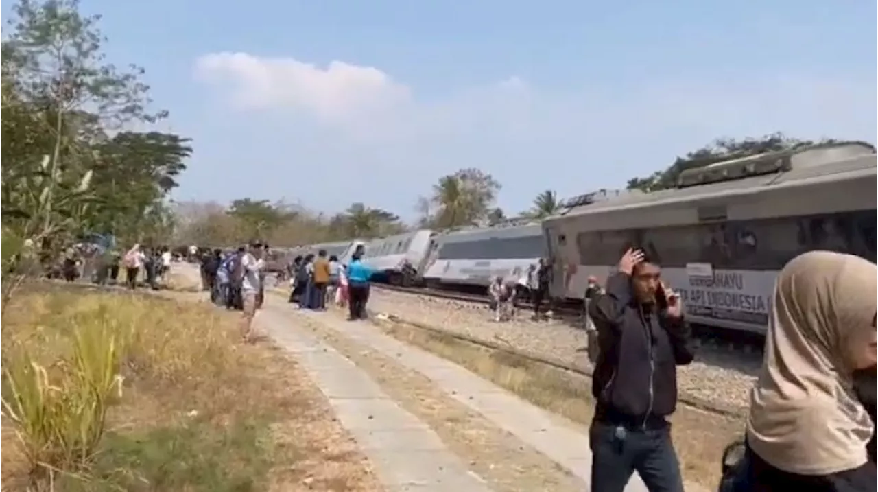 Video Kereta Api Anjlok di Kulon Progo, Diduga KA Argo Semeru Tujuan Gambir