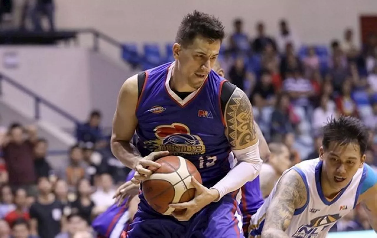 Pingris gitanyaga’g posisyon nga playing assistant coach