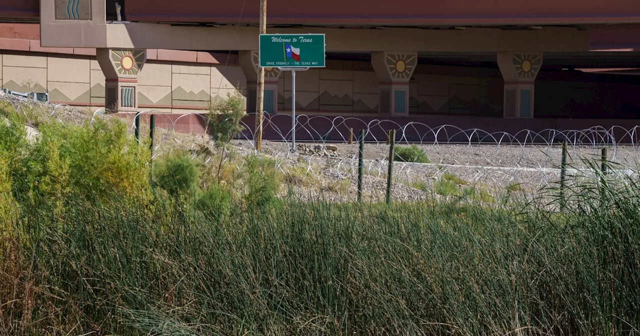 Texas installs concertina wire at New Mexico border to deter migrants