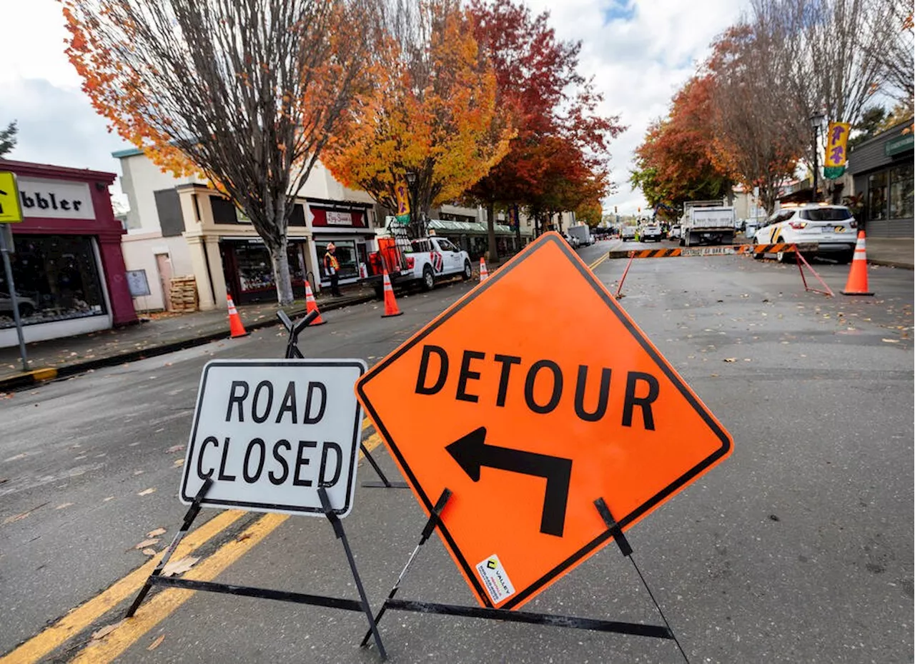 Portion of Oak Bay Avenue closes for emergency sewer repairs