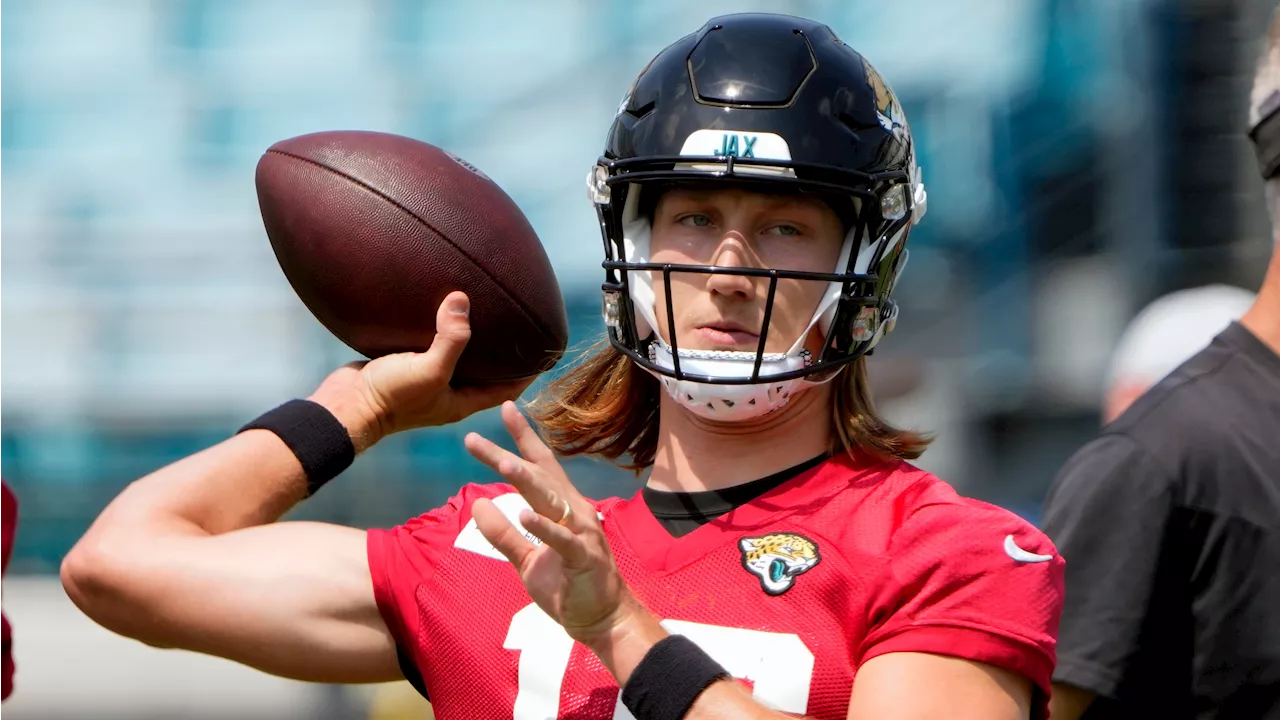 Jaguars QB Lawrence optimistic about playing at Saints despite sprained knee