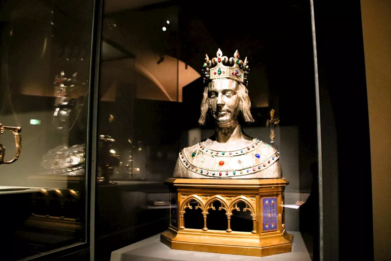 Une exposition historique : les trésors de Notre-Dame de Paris présentés au Musée du Louvre