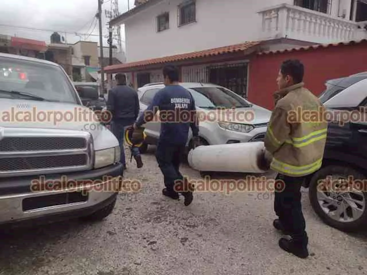 Incendio de tanque de gas causó alarma en hogar de Xalapa