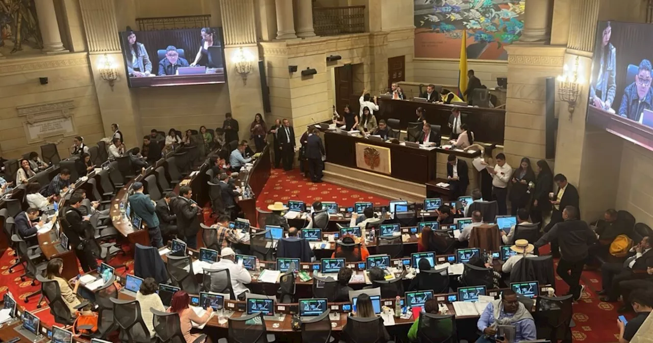 Denuncian que no hay plata para la reforma a la salud; coalición de Gobierno lo desmiente