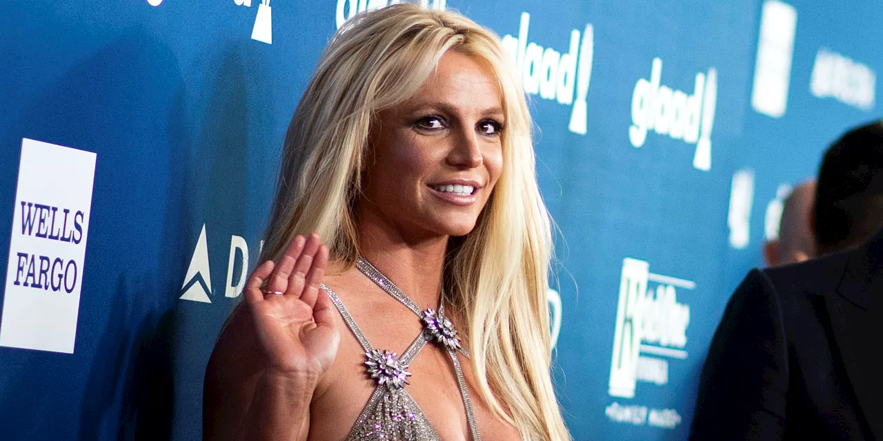 Pourquoi Britney Spears s'est-elle totalement rasé le crâne en 2007 ? Elle brise le silence pour la...