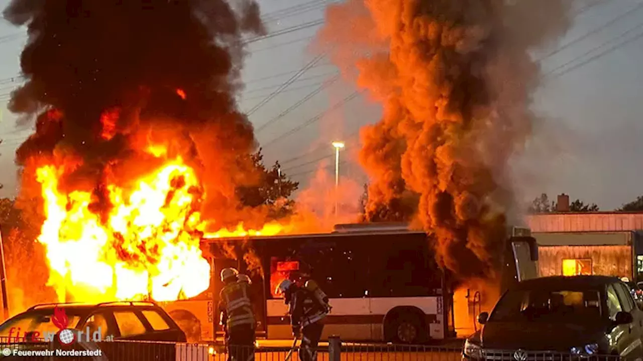 D: Starke Rauchentwicklung → Brand eines Linienbusses in Norderstedt