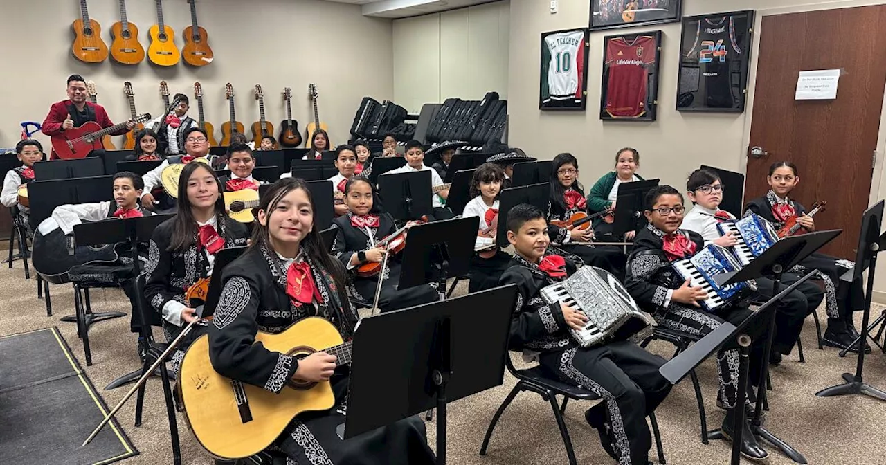 Mariachi band, dual-immersion program makes Esperanza Elementary this week's Cool School of the Week