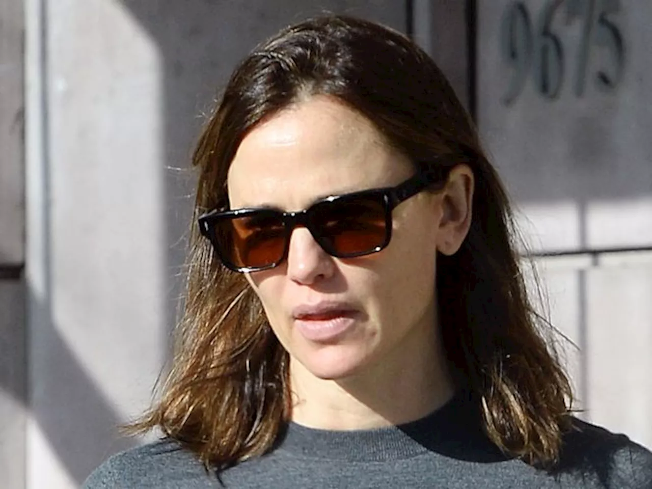 Jennifer Garner Just Brought Back the Groutfit in a Major Way