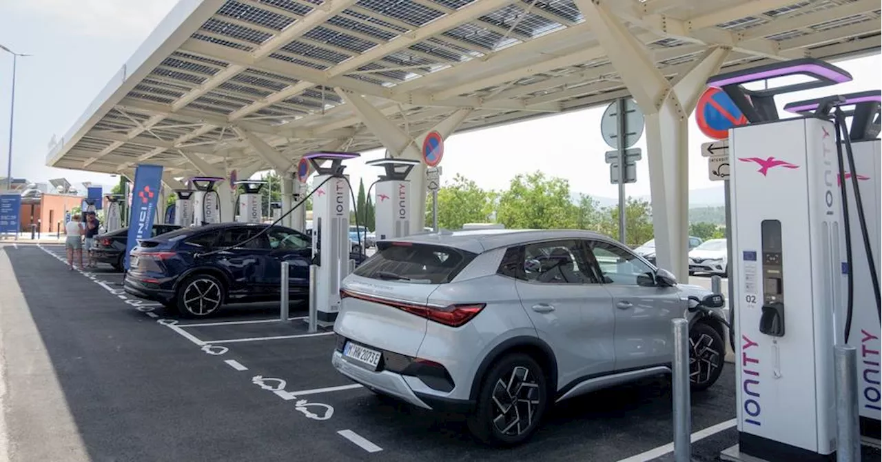 Sur les autoroutes de Provence, la recharge électrique se développe à la vitesse de l'éclair