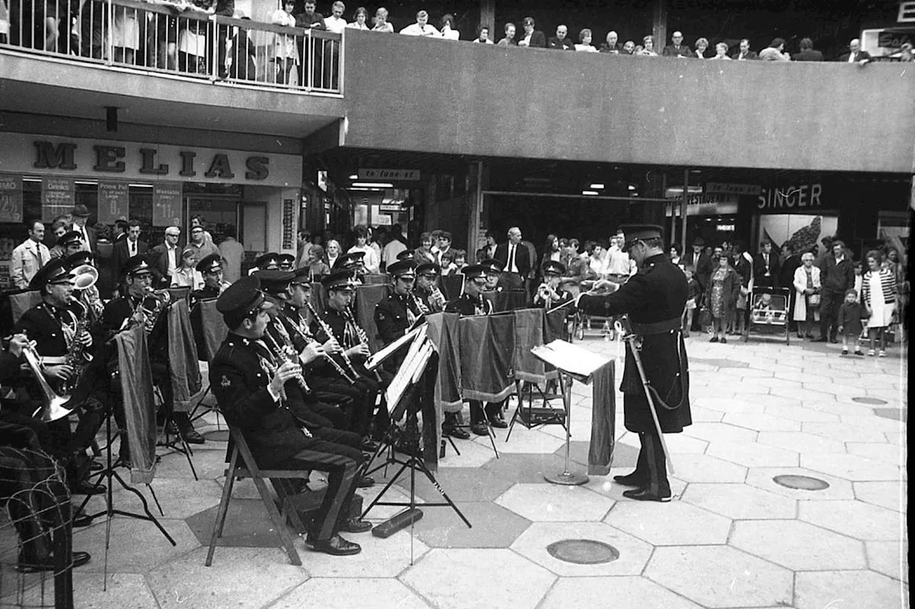 29 historic retro pictures to take you back to Preston in 1971, from hospitals and politicians to North End and schools