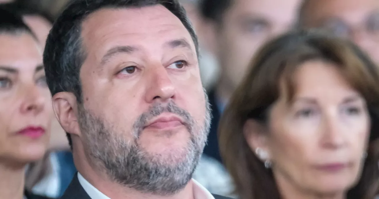 Salvini replica agli insulti di Mughini: &#034;Io cretino e razzista?&#034;, bastano due parole