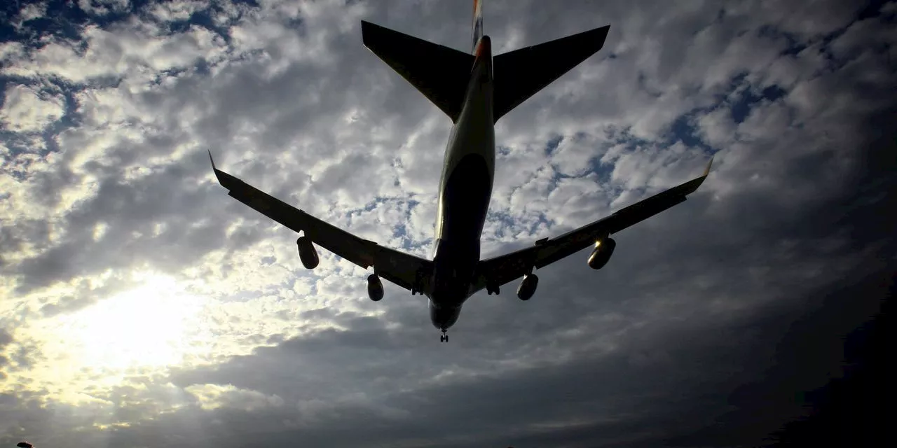 Airline stocks rocked as Israel-Hamas war fuels profit concerns