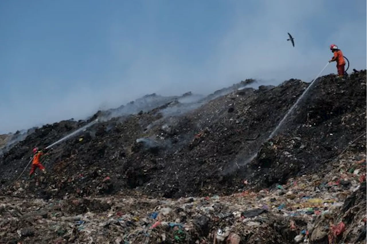 Kebakaran TPA Suwung Sulit Dikendalikan, Warga Pendatang Diminta Pulang Kampung