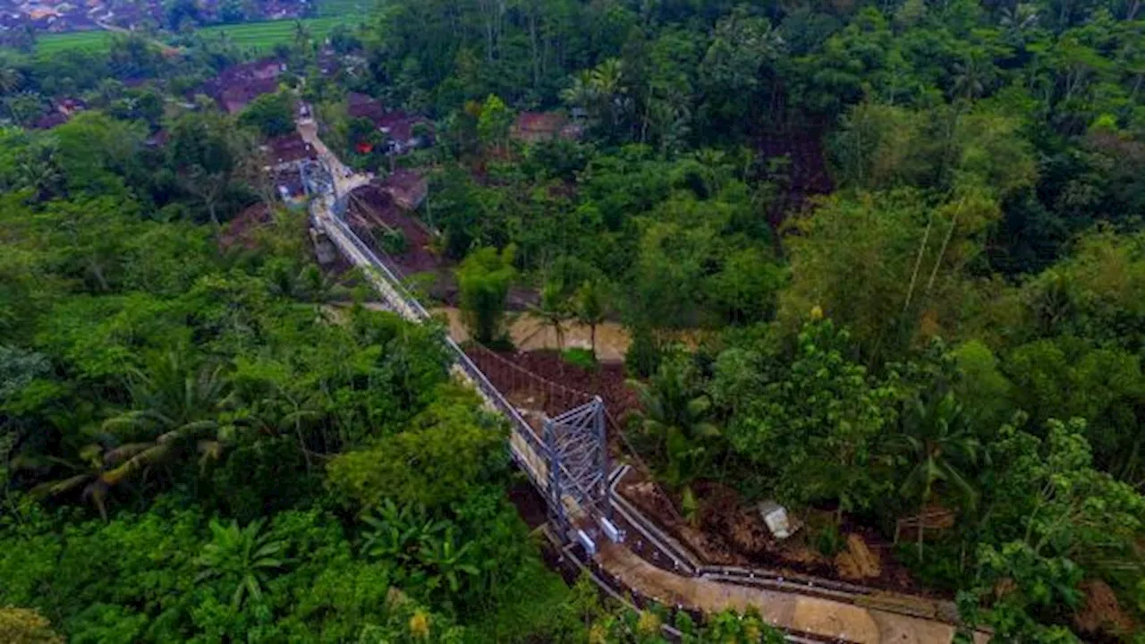 Permudah Konektivitas Antar-Desa, Kementerian PUPR Bangun 558 Jembatan Gantung