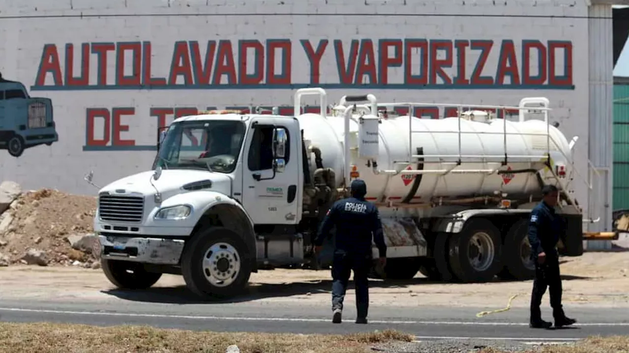 Tráiler atropella a policías y a pipero en la México-Querétaro; víctimas murieron