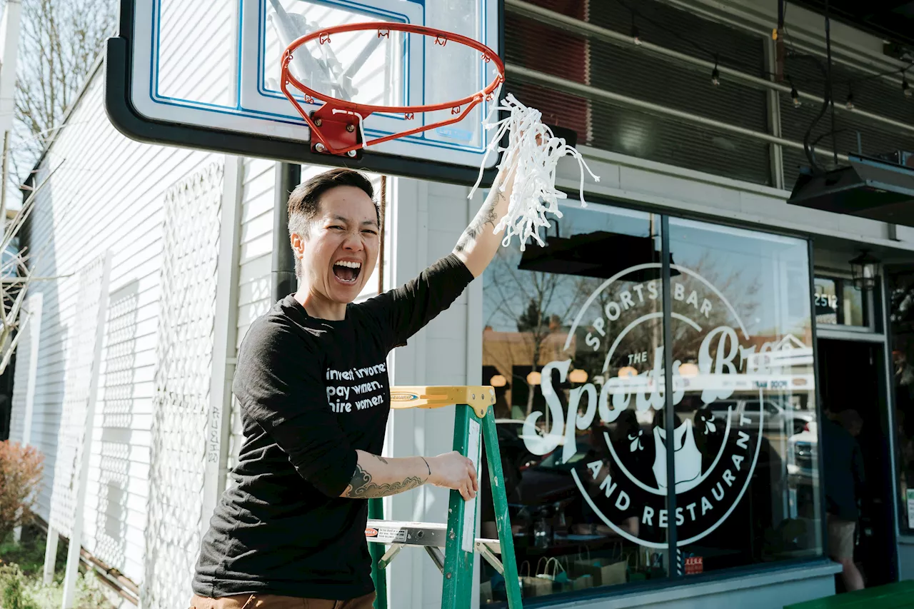 43-year-old's bar for women's sports brought in $1 million in less than a year—this 7-word motto made it happen