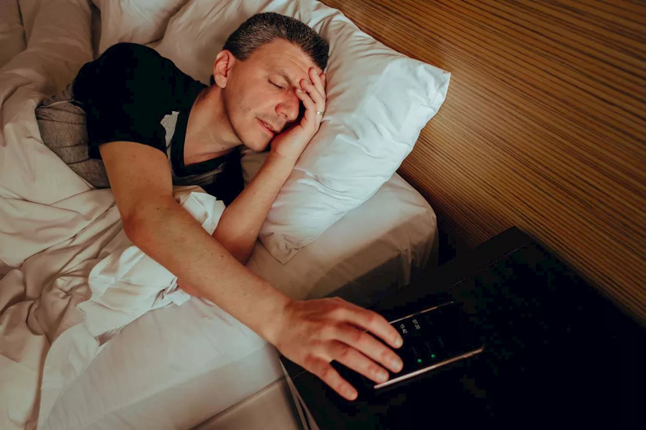 Hitting the snooze button on your alarm doesn't make you more tired
