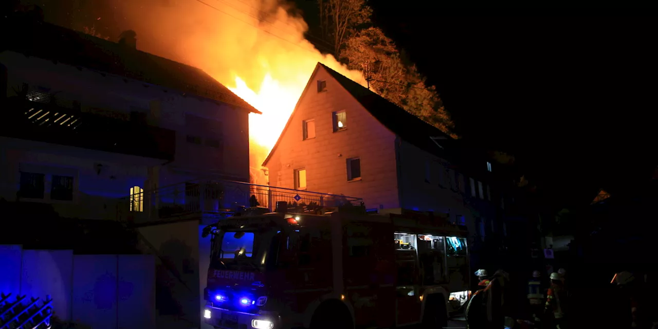 Brand in Wohnhaus in Egloffstein: Elf Bewohner mussten evakuiert werden