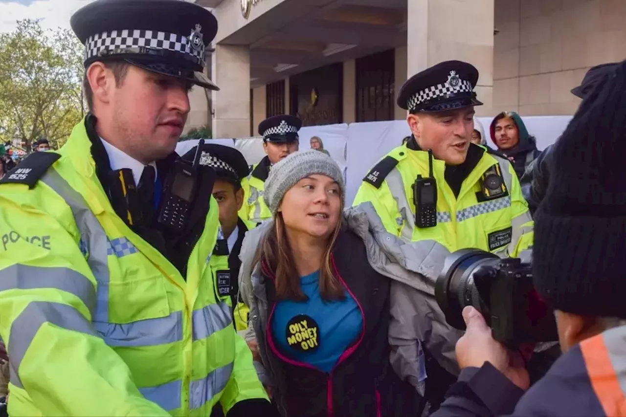 Detienen a Greta Thunberg en Londres durante una protesta contra los combustibles fósiles