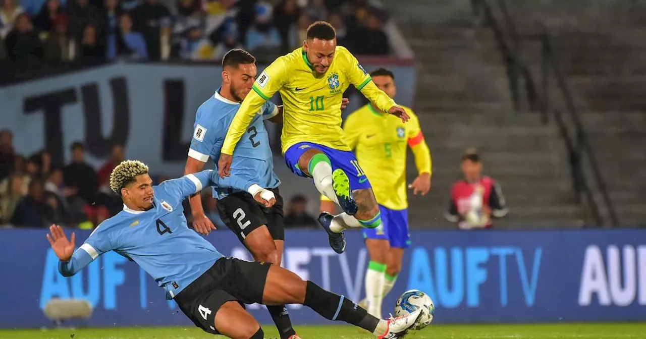 Derrota tripla: Brasil perde jogo contra Uruguai, Neymar por lesão e ofensividade com Diniz