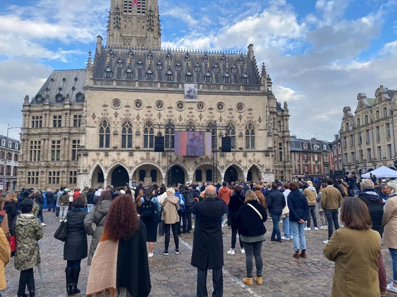 Plusieurs centaines de personnes réunies à Arras pour dire adieu à Dominique Bernard