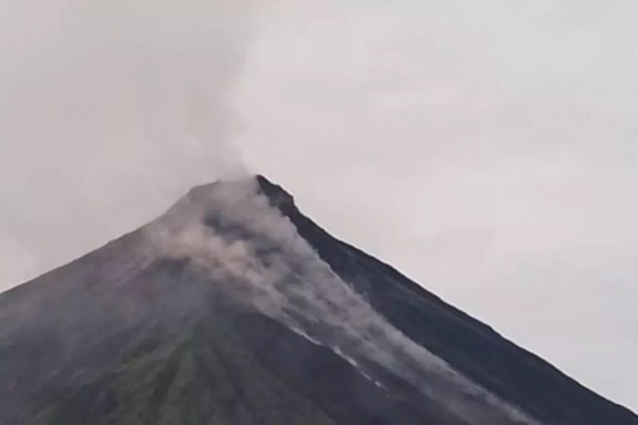 PVMBG ajak warga waspadai awan panas guguran Gunung Karangetang