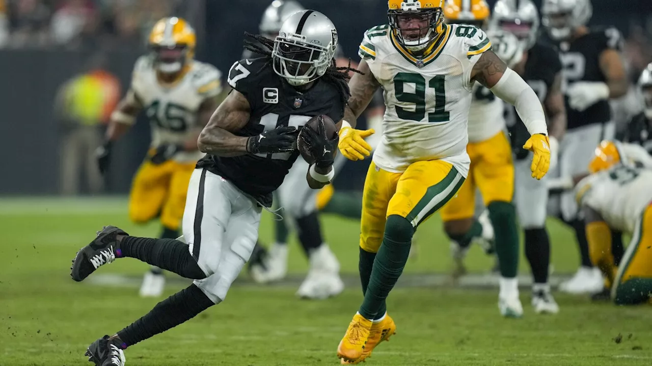 Raiders WR Davante Adams says he's not getting enough passes thrown at him