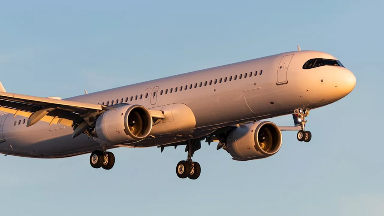 Airbus 321neo LR von Titan Airways verliert auf Flug von London nach Orlando Fenster