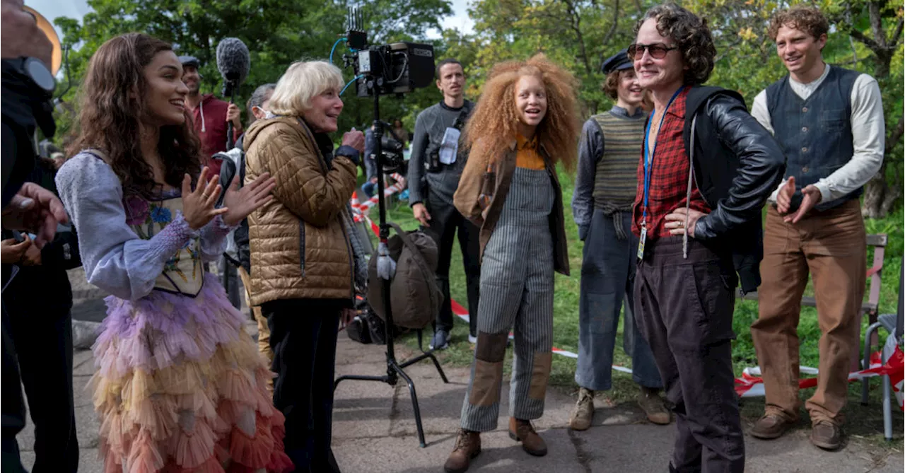 The Ballad Of Songbirds & Snakes: BTS Featurette On Returning To Panem