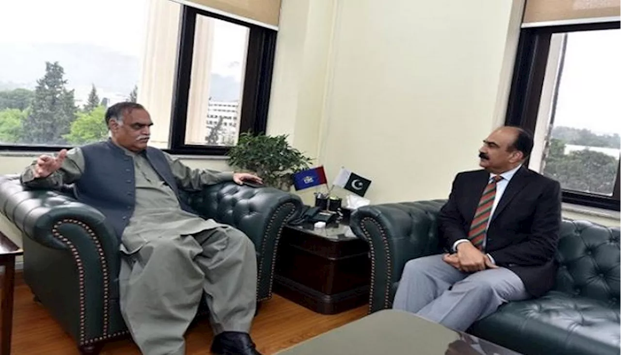 Chairmen NADRA, FBR discuss data sharing of eligible taxpayers