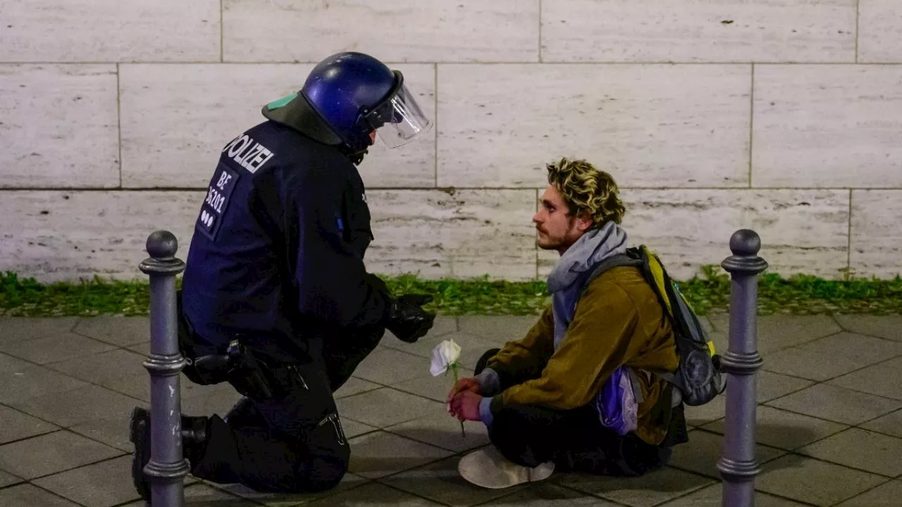 | Hieren a 60 policías en manifestación propalestina