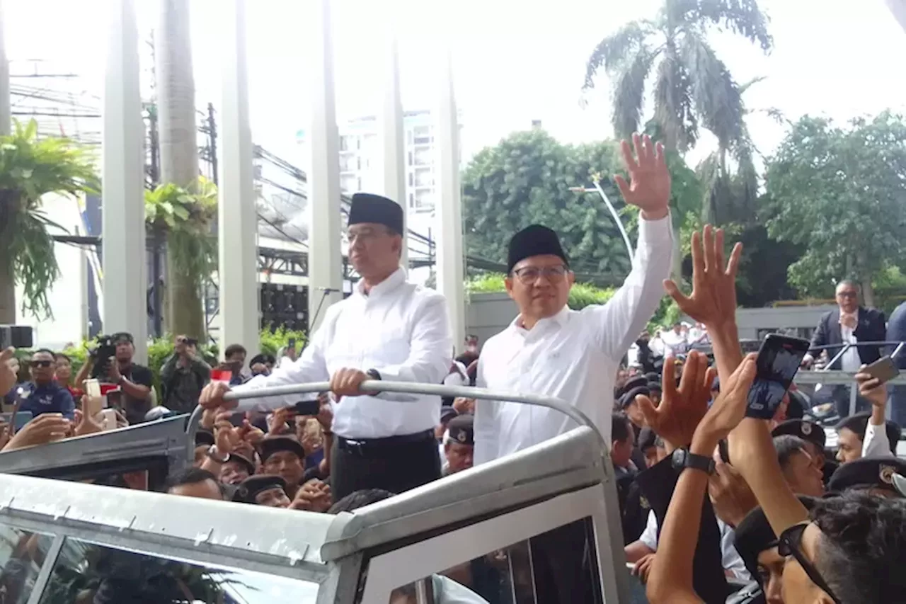 Dari NasDem Tower, Anies-Cak Imin Gunakan Mobil Land Rover Disopiri Sahroni