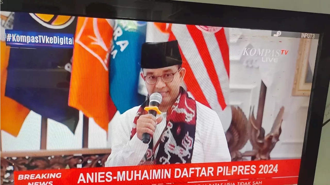 Anies-Muhaimin Kenakan Syal Bermotif Sumba NTT Saat Daftar Pilpres 2024 di KPU