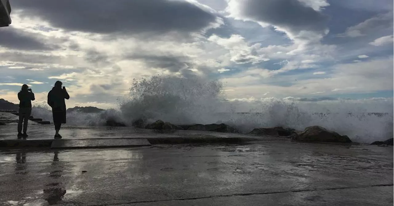 Fortes vagues : les Bouches-du-Rhône placées en vigilance orange dès cette nuit et ce vendredi