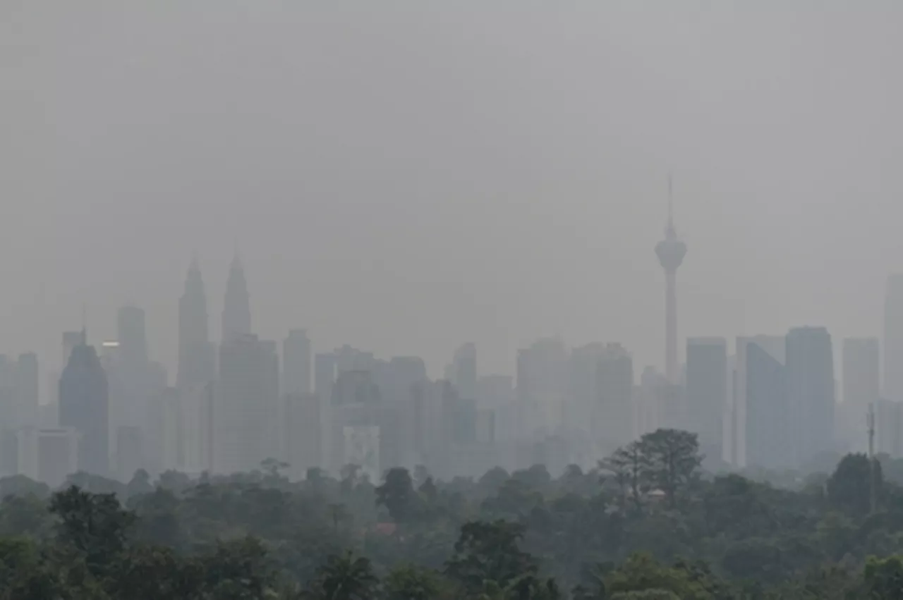 Haze: DOE to increase enforcement in open burning potential areas, says Nik Nazmi