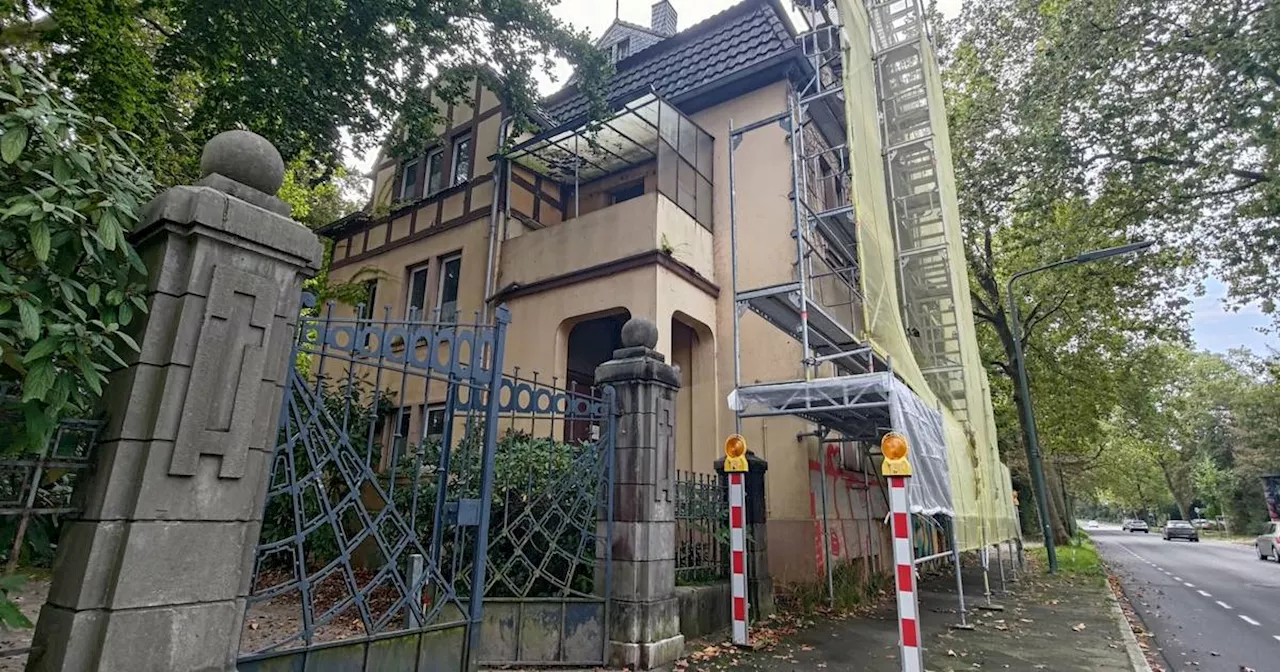 Das verfallende Haus am Werstener Feld