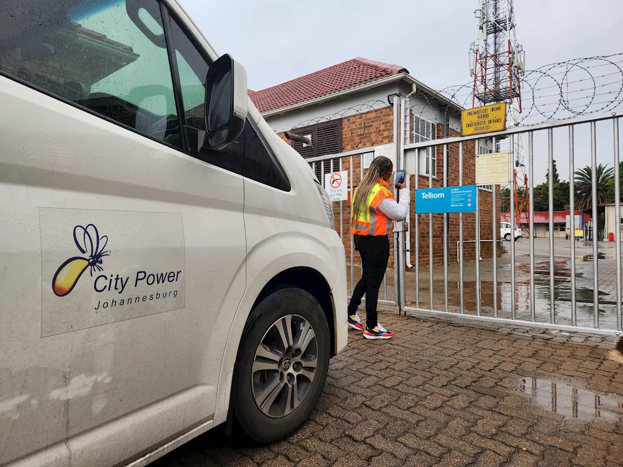 City of Johannesburg considers removing its electricity grid from hostile communities